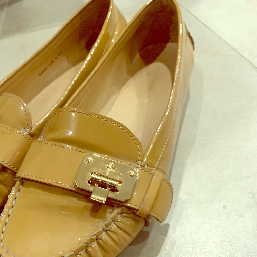 Women’s shoes